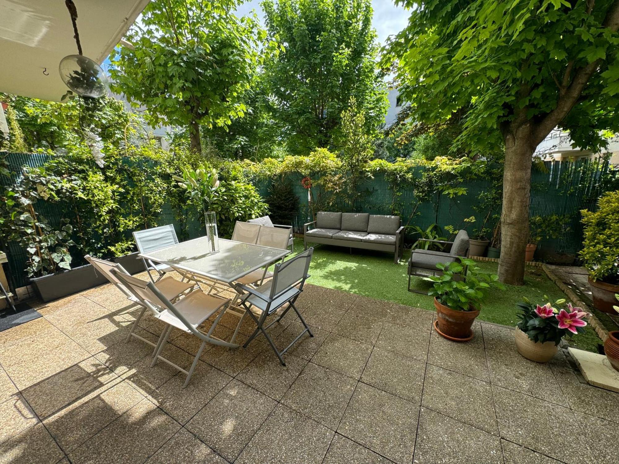 Le Jardin Du Stade By Uta House Saint-Denis  Zewnętrze zdjęcie